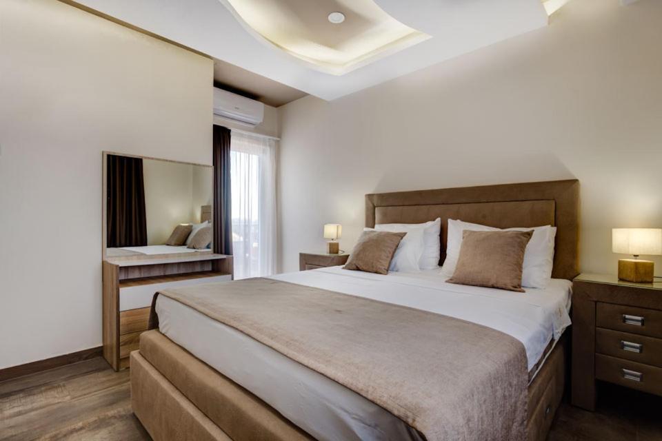 Hotel Zan Ulcinj Kültér fotó