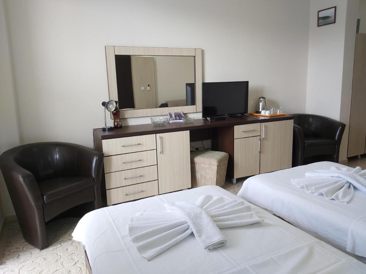 Hotel Zan Ulcinj Kültér fotó