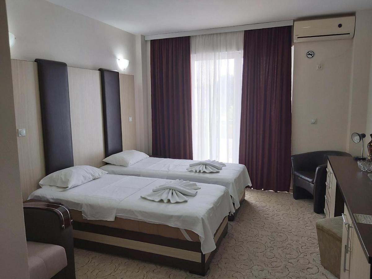 Hotel Zan Ulcinj Kültér fotó