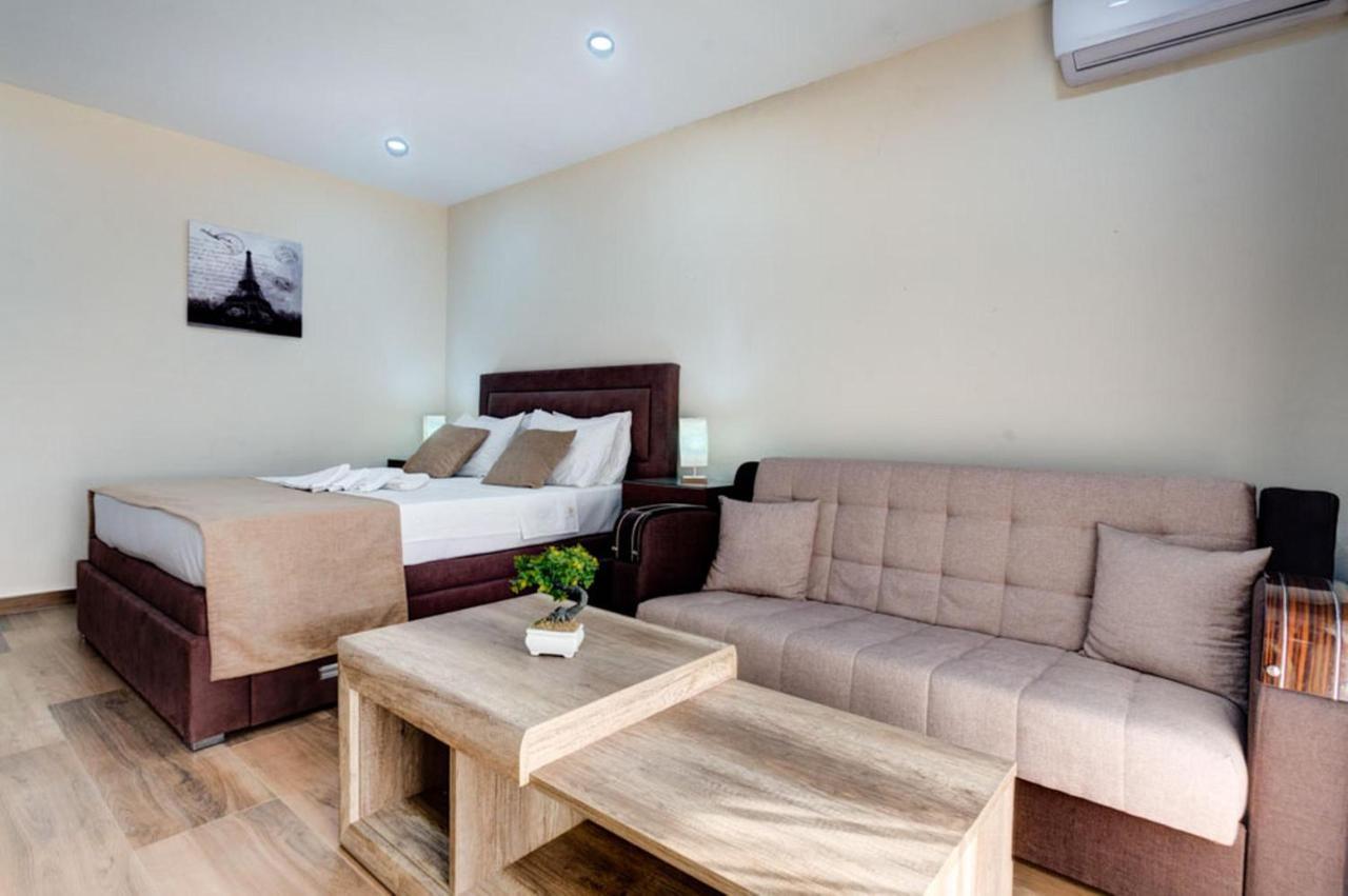 Hotel Zan Ulcinj Kültér fotó
