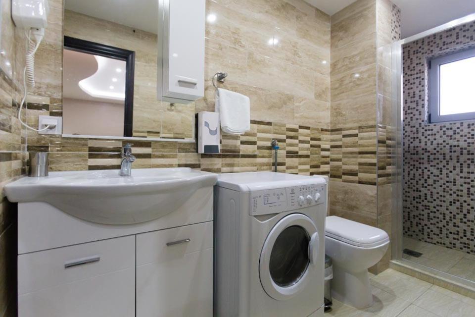Hotel Zan Ulcinj Kültér fotó