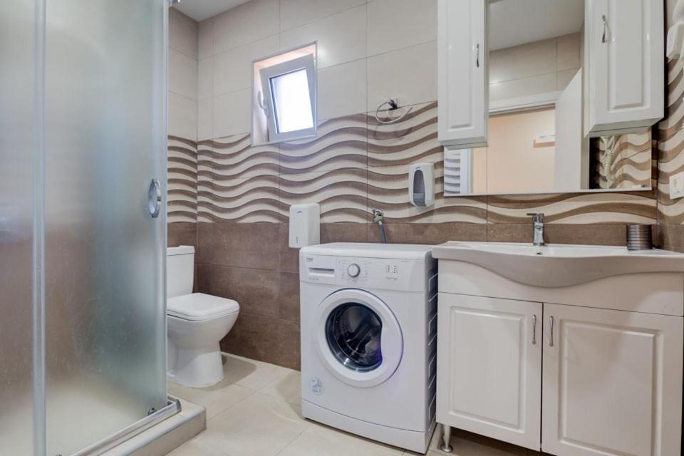 Hotel Zan Ulcinj Kültér fotó