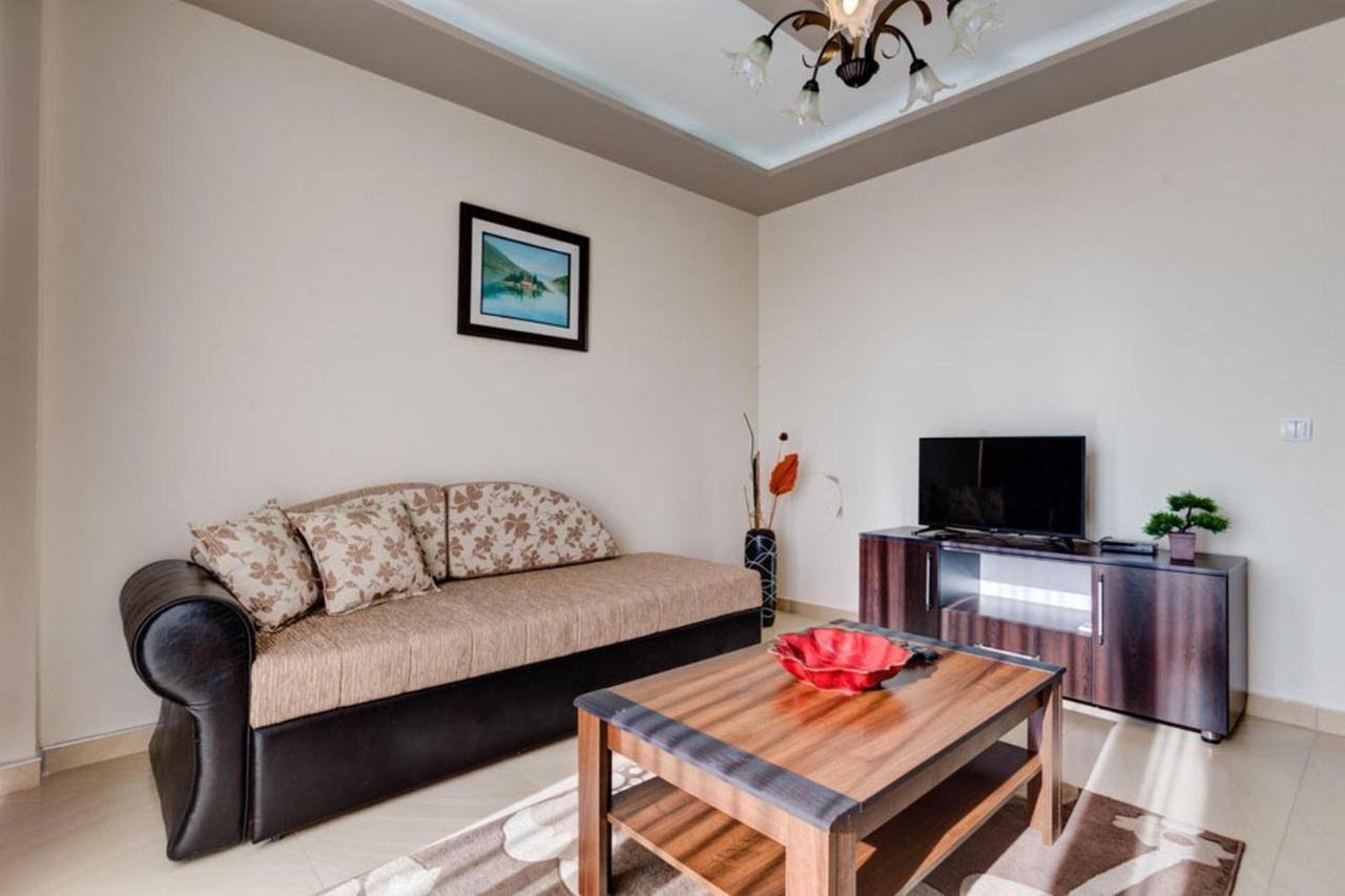 Hotel Zan Ulcinj Kültér fotó