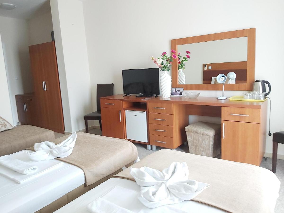 Hotel Zan Ulcinj Kültér fotó