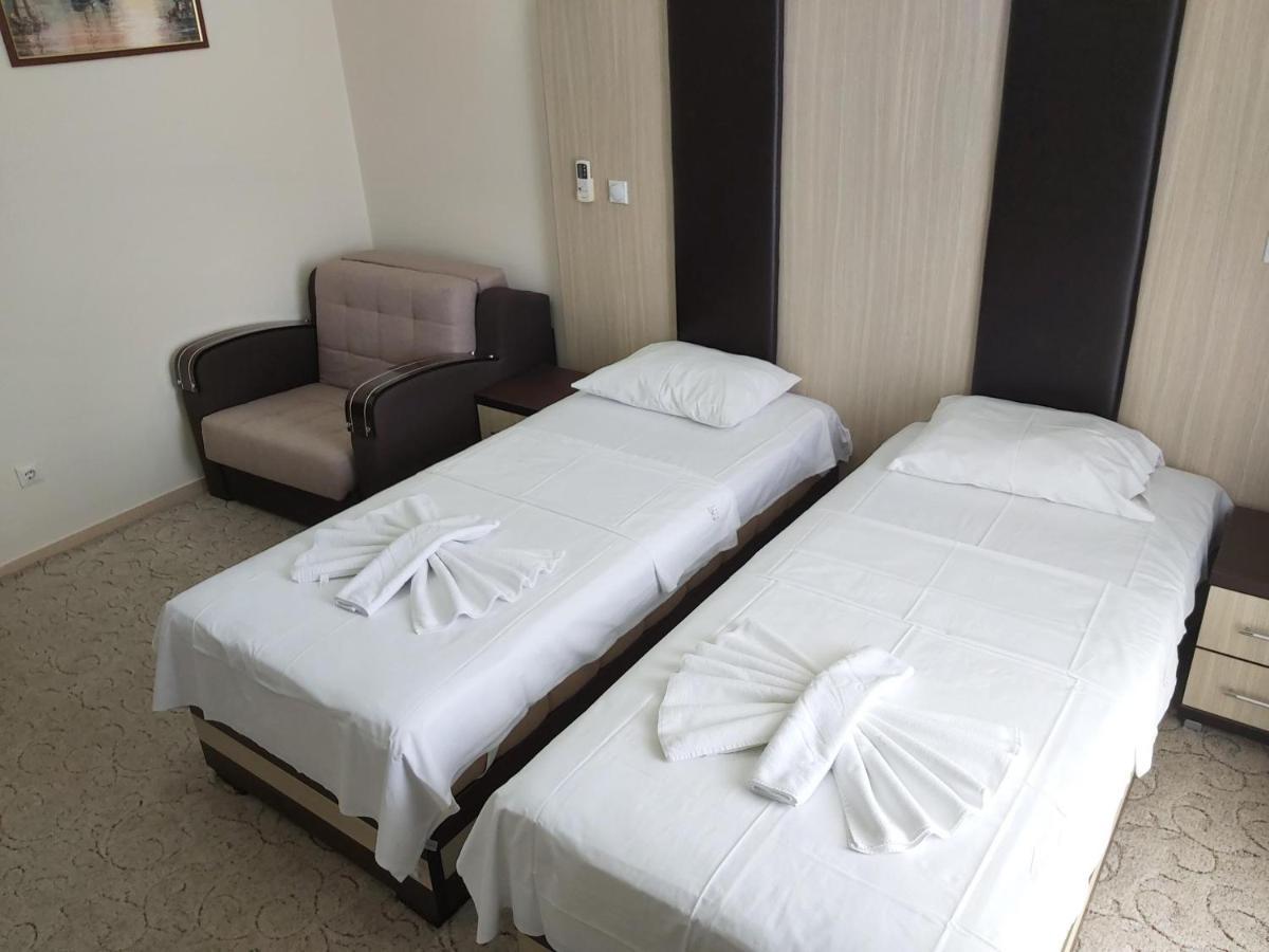 Hotel Zan Ulcinj Kültér fotó