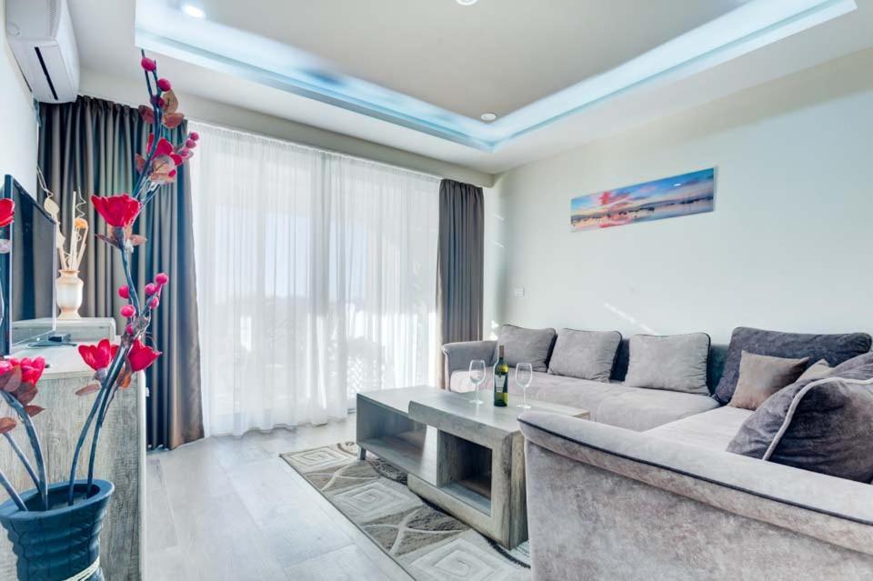 Hotel Zan Ulcinj Kültér fotó