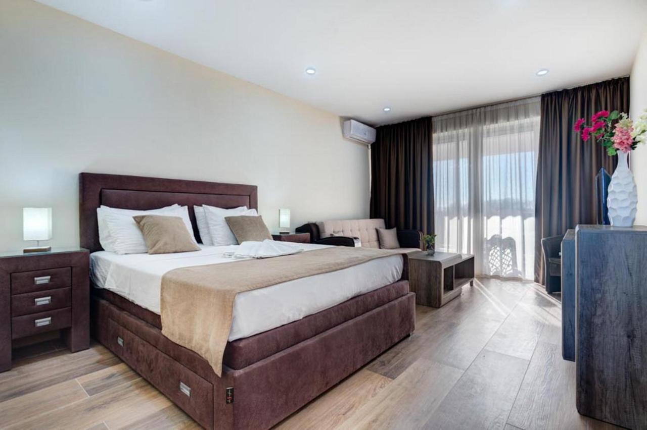 Hotel Zan Ulcinj Kültér fotó