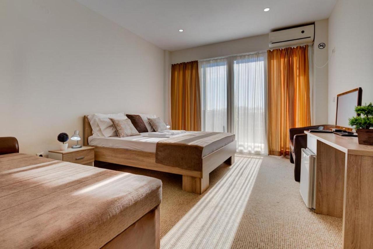 Hotel Zan Ulcinj Kültér fotó