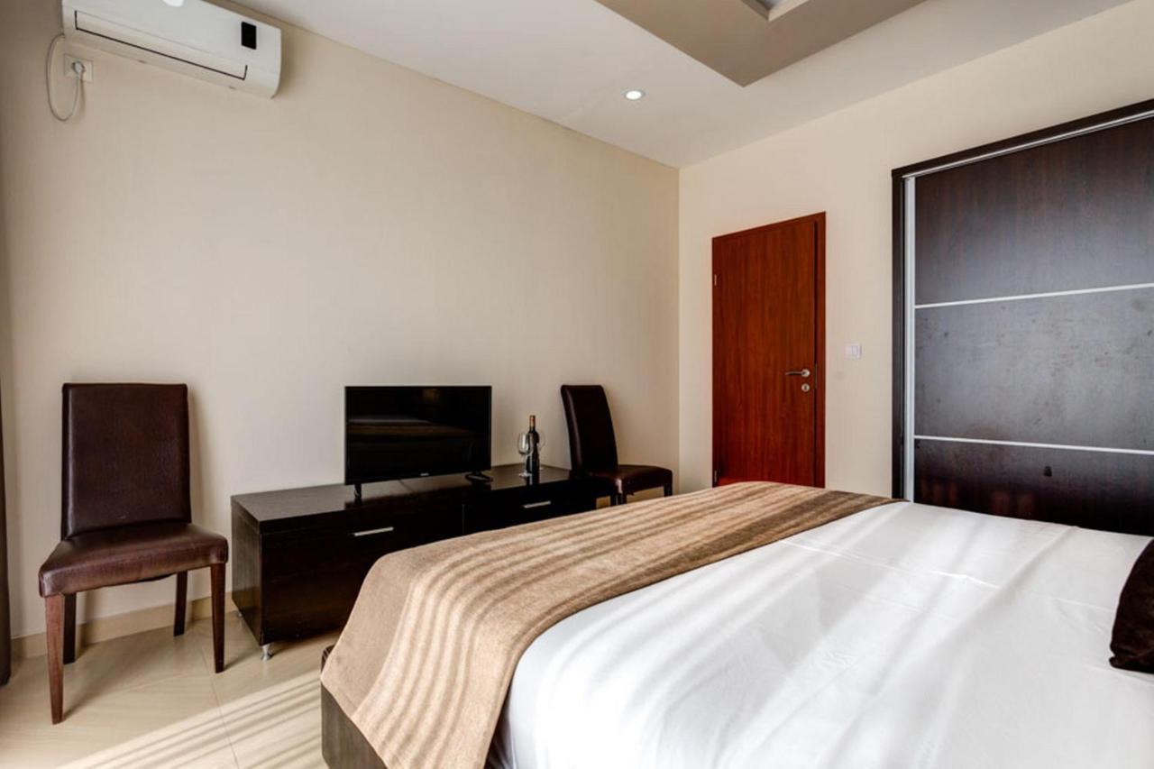 Hotel Zan Ulcinj Kültér fotó