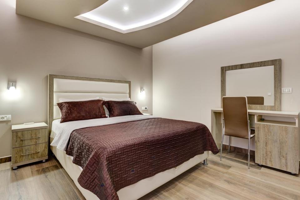 Hotel Zan Ulcinj Kültér fotó
