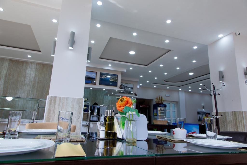 Hotel Zan Ulcinj Kültér fotó