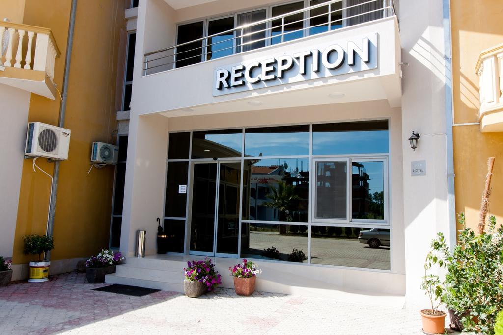 Hotel Zan Ulcinj Kültér fotó